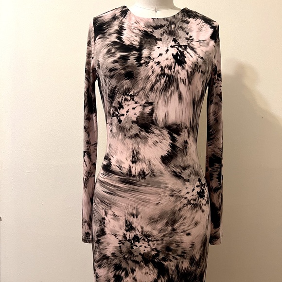 New Guess form fitting midi dress-size M - Picture 1 of 7